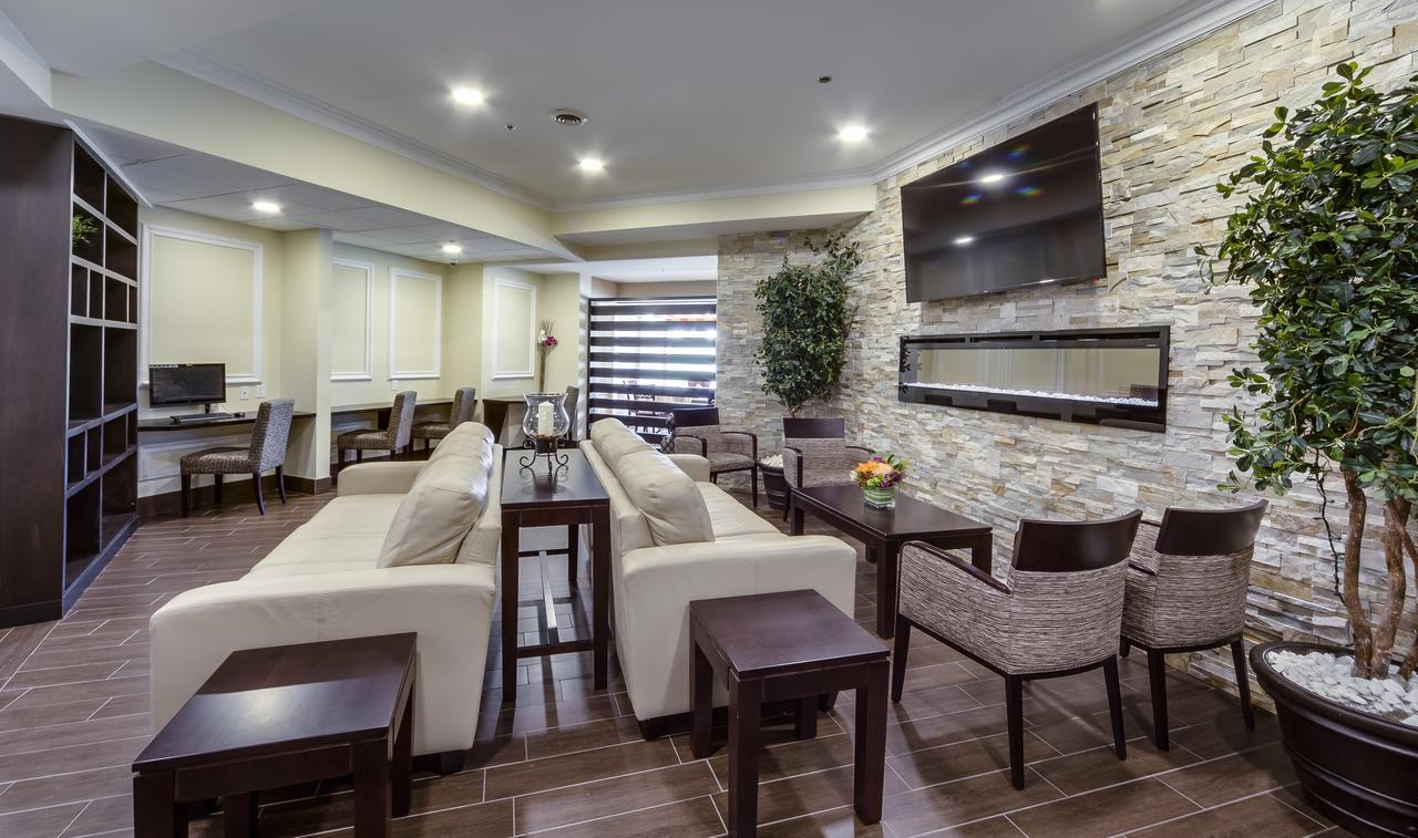 Monte Carlo Inn Vaughan Suites Екстер'єр фото