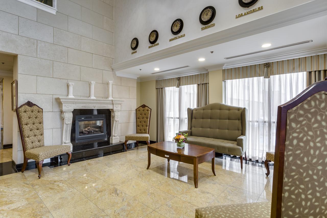 Monte Carlo Inn Vaughan Suites Екстер'єр фото